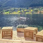 Apartman In Straumgjerde Riksheim